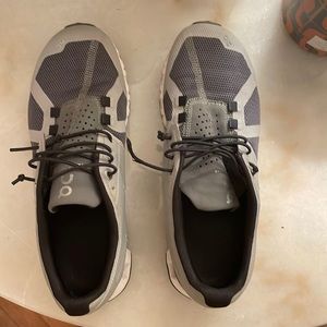 On Cloud Grey and White Sneaker. Size 7.5. Excellent Condition.